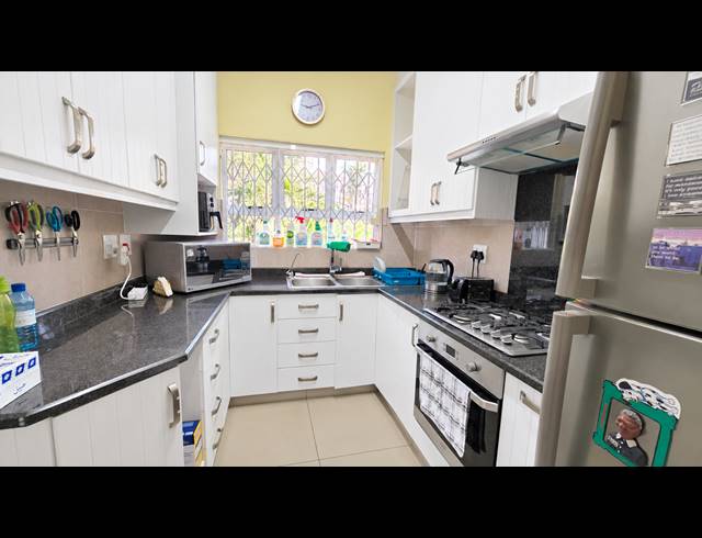 2.5 BEDROOM APARTMENT FOR SALE IN GLENWOOD